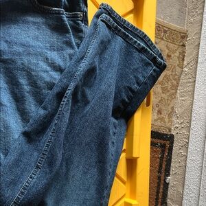 Levi Strauss Men's Classic Blue Relaxed Jeans size 42-30